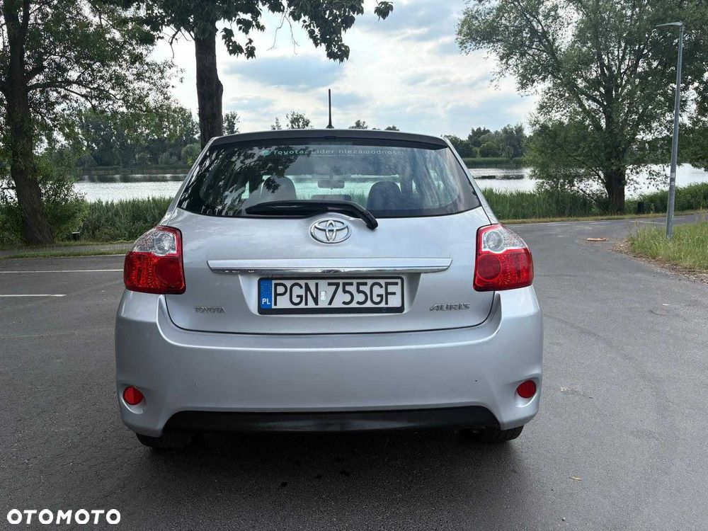 Toyota Auris - 5
