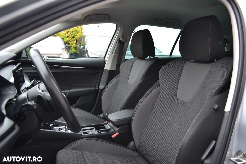 Skoda Octavia 2.0 TDI DSG Ambition - 11