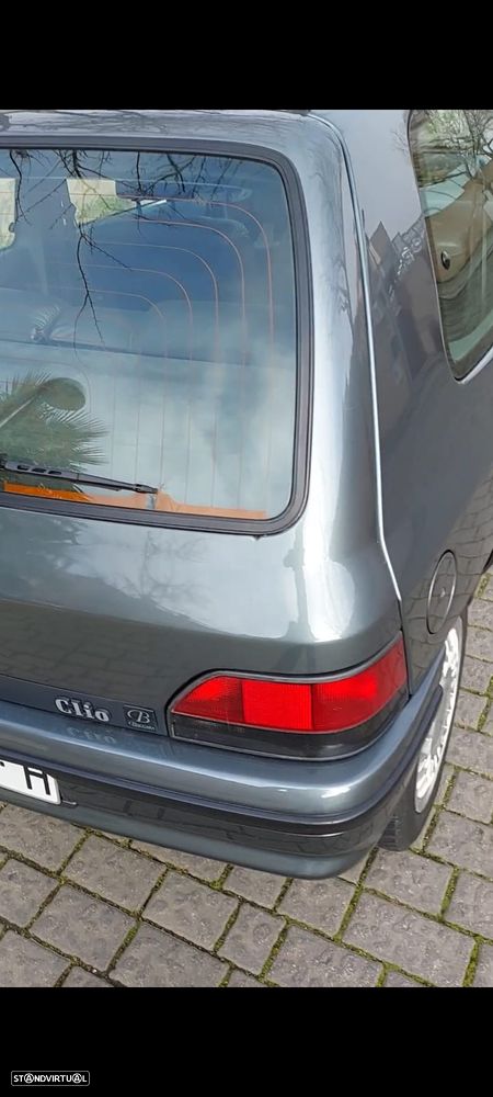 Renault Clio 1.8 Baccara - 4