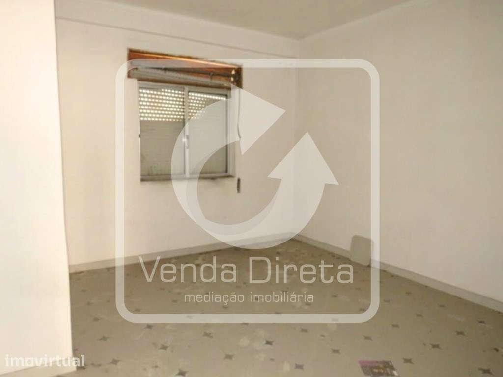Apartamento T1 com Potencial de Valorização junto ao Parque Zeca Af... - Grande imagem: 4/23