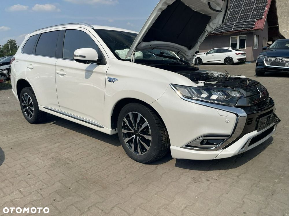 Mitsubishi Outlander 2.4 4WD Spirit+ - 2