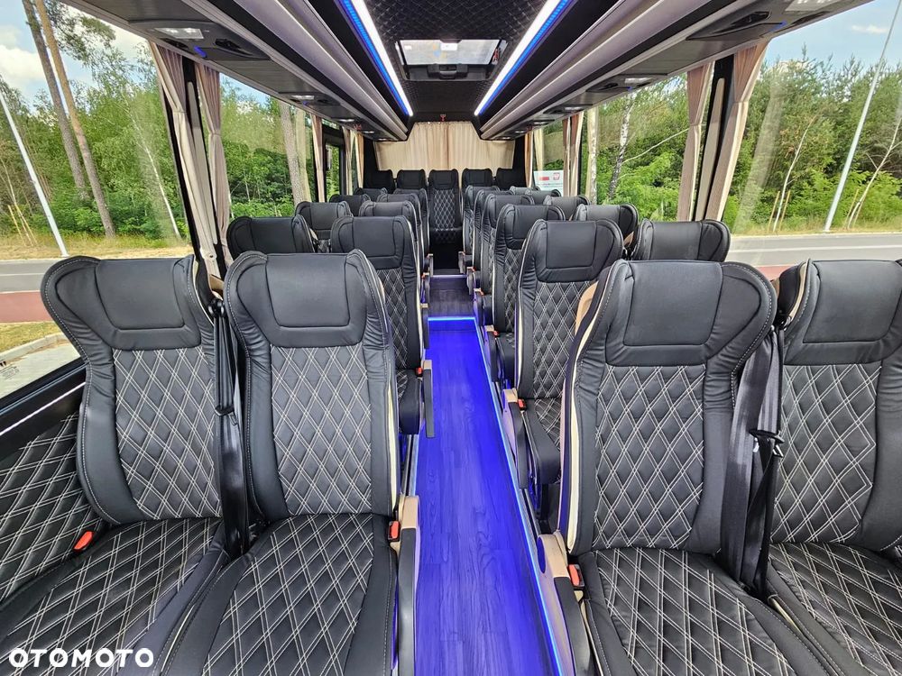 Mercedes-Benz Sprinter - 8