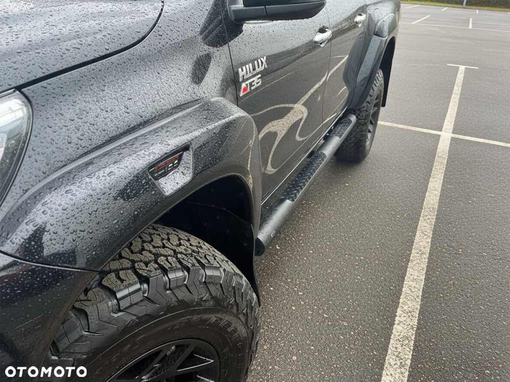 Toyota Hilux - 4