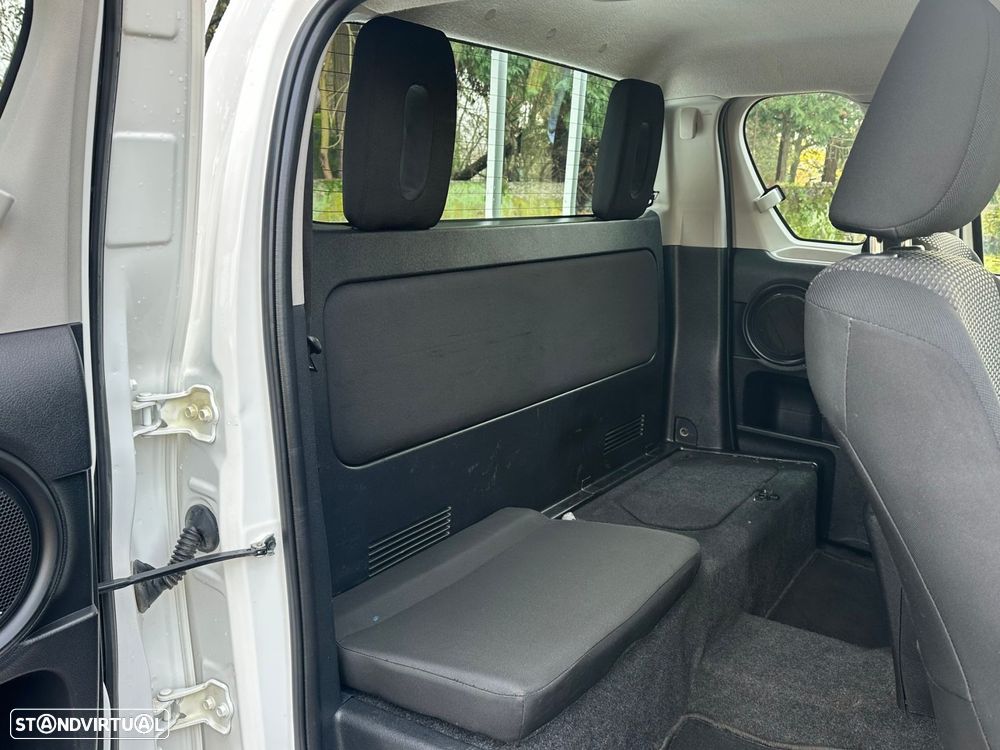 Toyota Hilux 2.4 D-4D 4WD CE Trial - 17