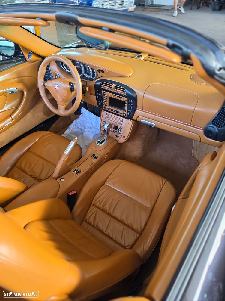 Porsche 911 Série F - 6