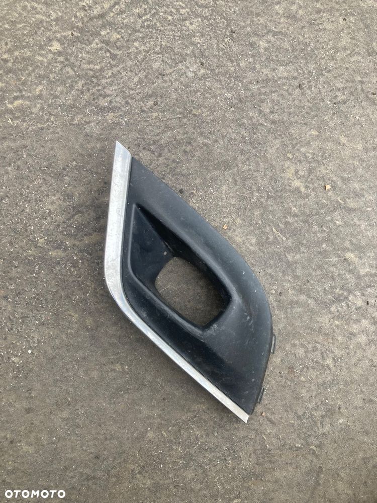 RENAULT Clio 4 IV lift lewa KRATKA ZDERZAKA  przedniego chrom KRATKA W ZDERZAK  przedni ZAŚLEPKA halogenu na halogen ramka osłona