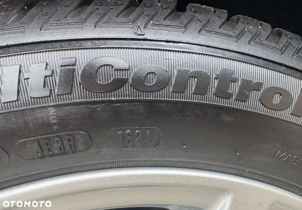 Ford Tourneo Courier - 29