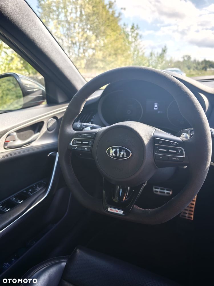 Kia Stinger - 12