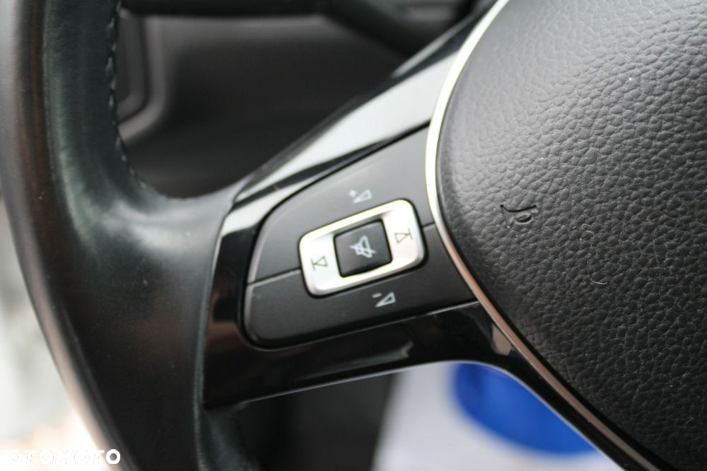Volkswagen Golf - 20