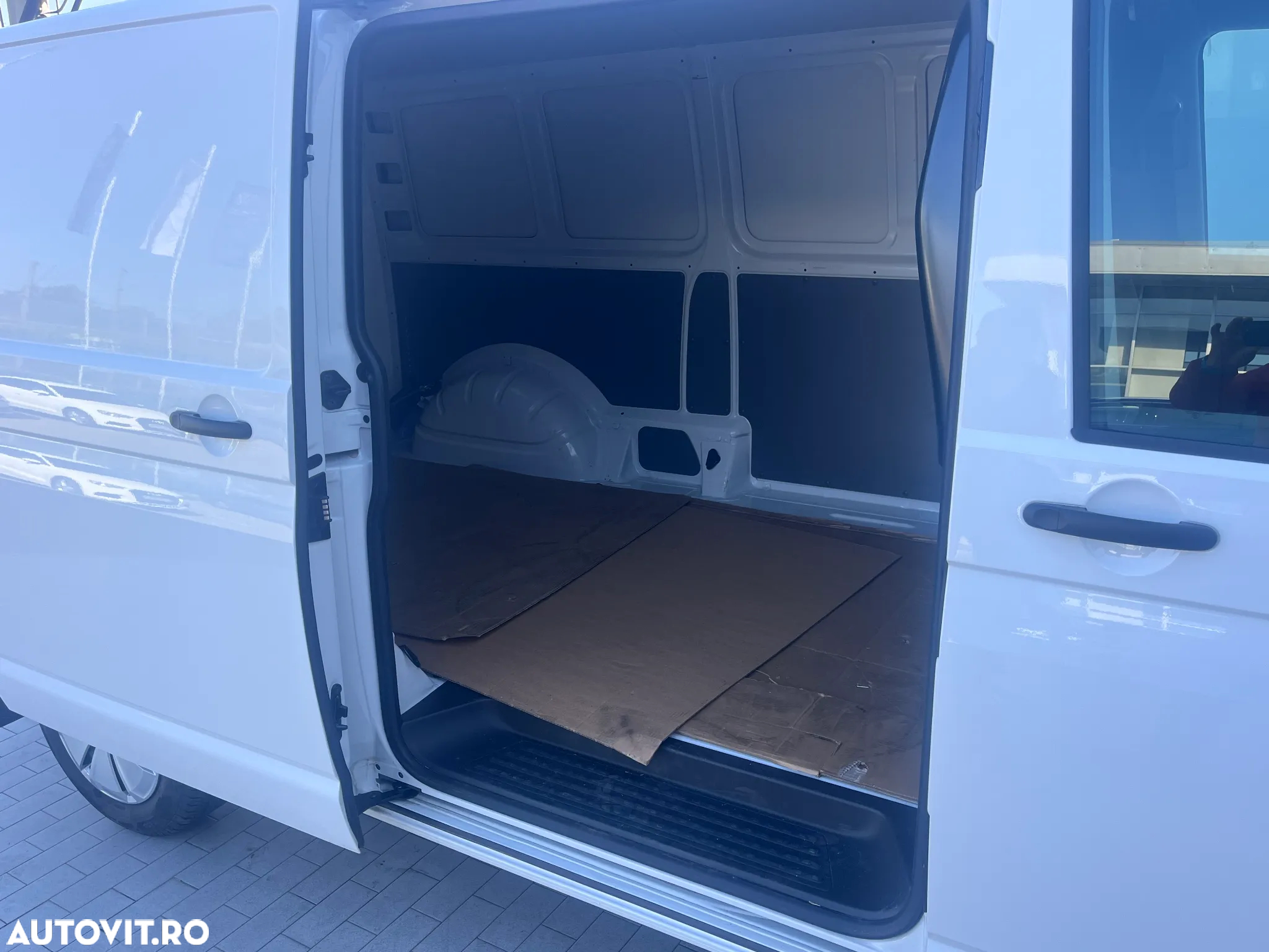 Volkswagen Transporter - 7