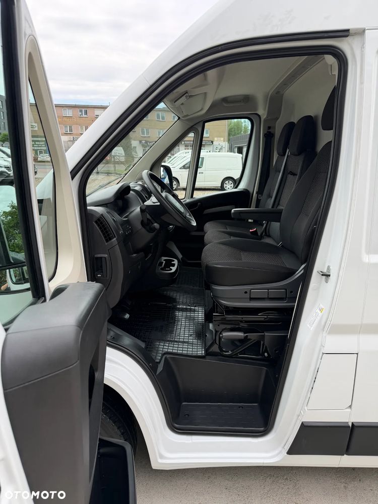 Citroën JUMPER WZMOCNIONY L3H2 HEAVY MAXI 3.5t Ładowność 1500kg Homologacja haka 3t.  SILNIK Euro-6 Starszej konstrukcji PSA Poj..2179cm3 140KM Trwały bezawaryjny na pojedynczej turbinie Nie!! Stelantis!! Koła 16' Hamulce wzmocnione BREMBO, Podwójne resory! Pełna zabudowa ładowni! Najtrwalsza konfiguracja maxi VAN L3H2 13m3 - 8