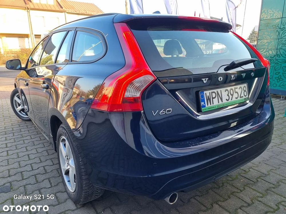 Volvo V60 D2 Momentum - 8