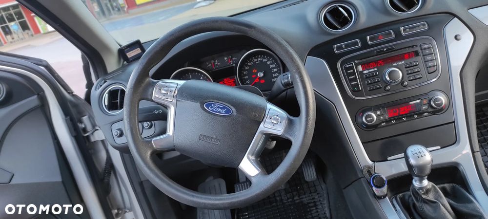 Ford Mondeo 1.6 TDCi Silver X - 11
