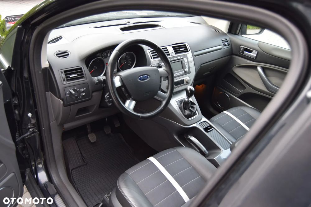 Ford Kuga 2.0 TDCi 4x4 Titanium - 23