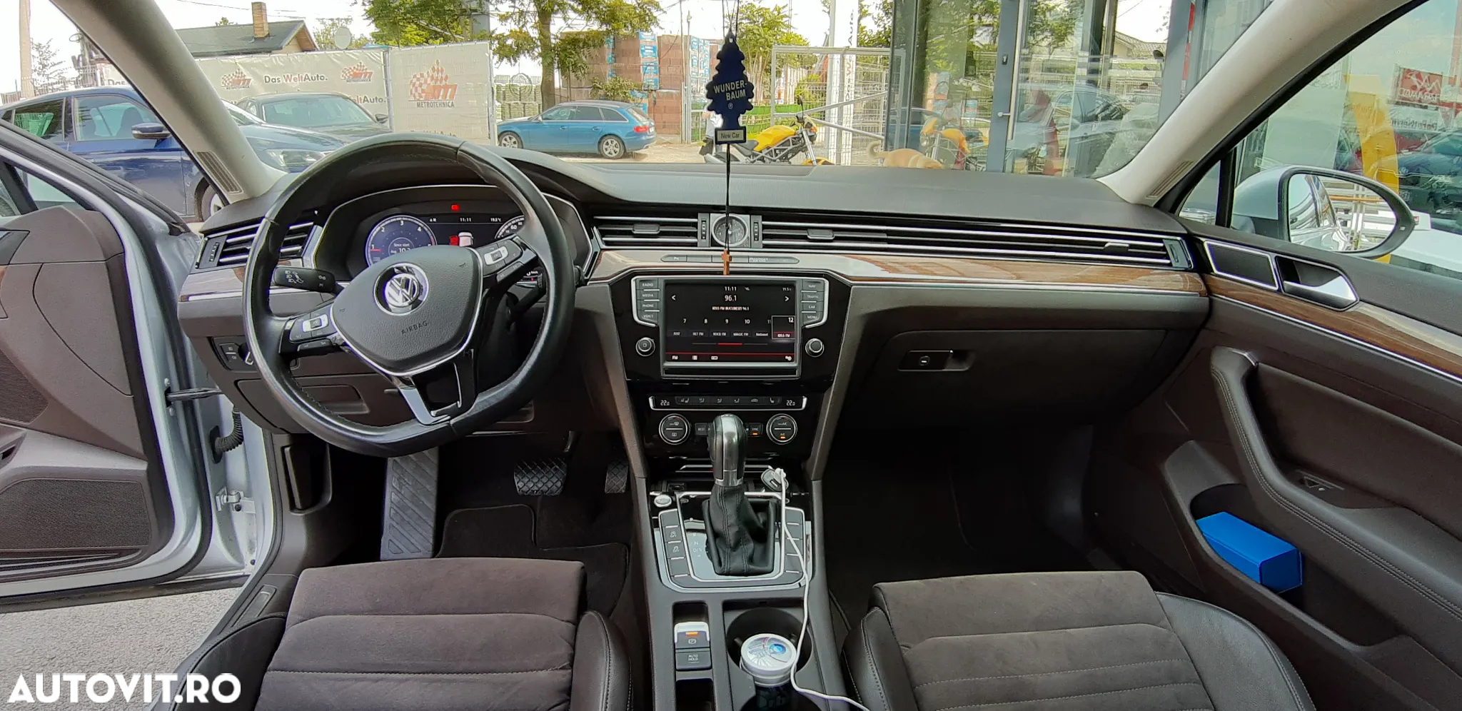 Volkswagen Passat Variant 2.0 TDI DSG 4Motion Highline - 11