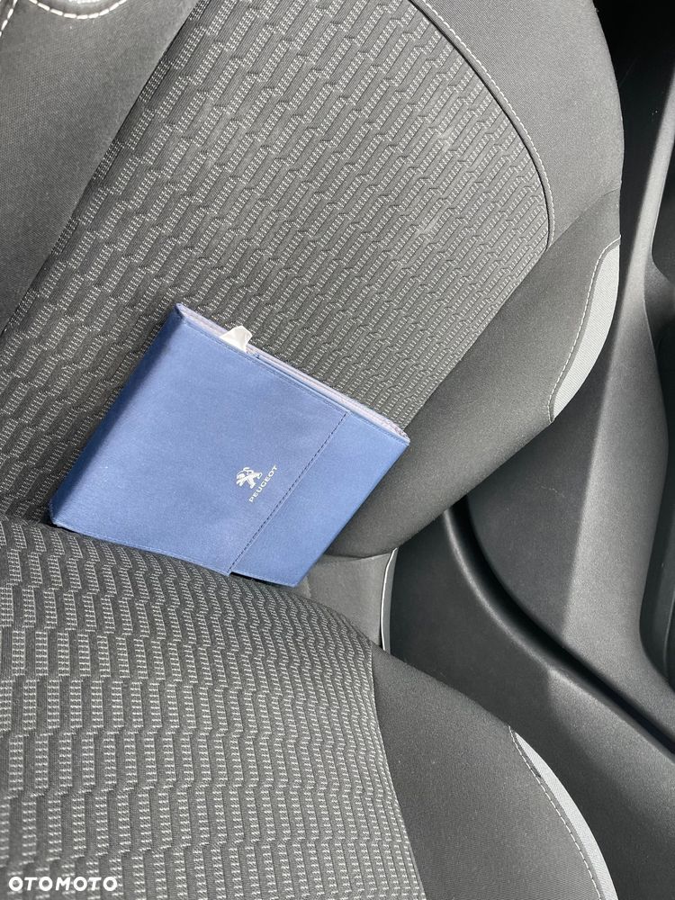 Peugeot 208 82 PureTech Style - 19