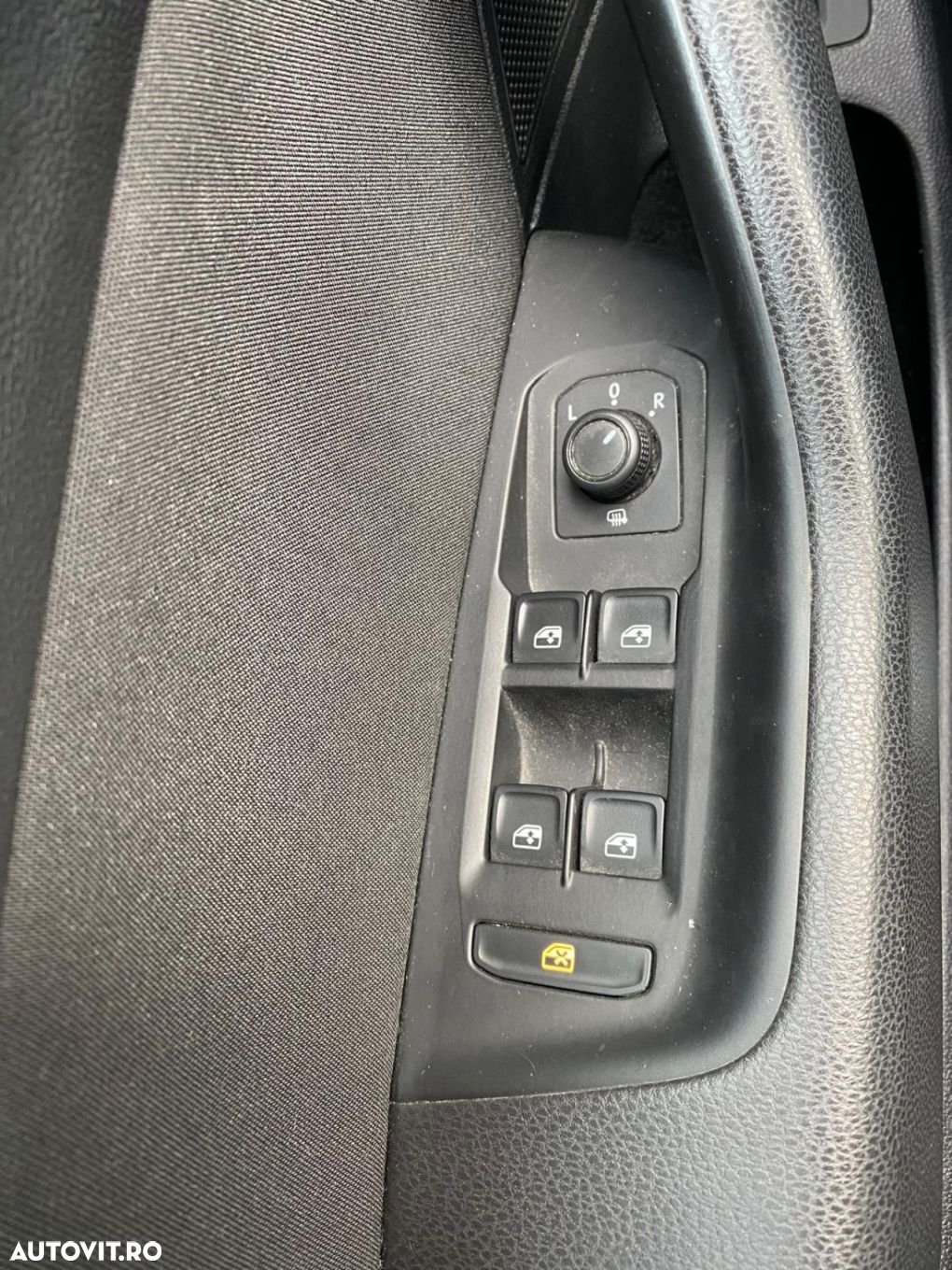 Volkswagen Passat - 12