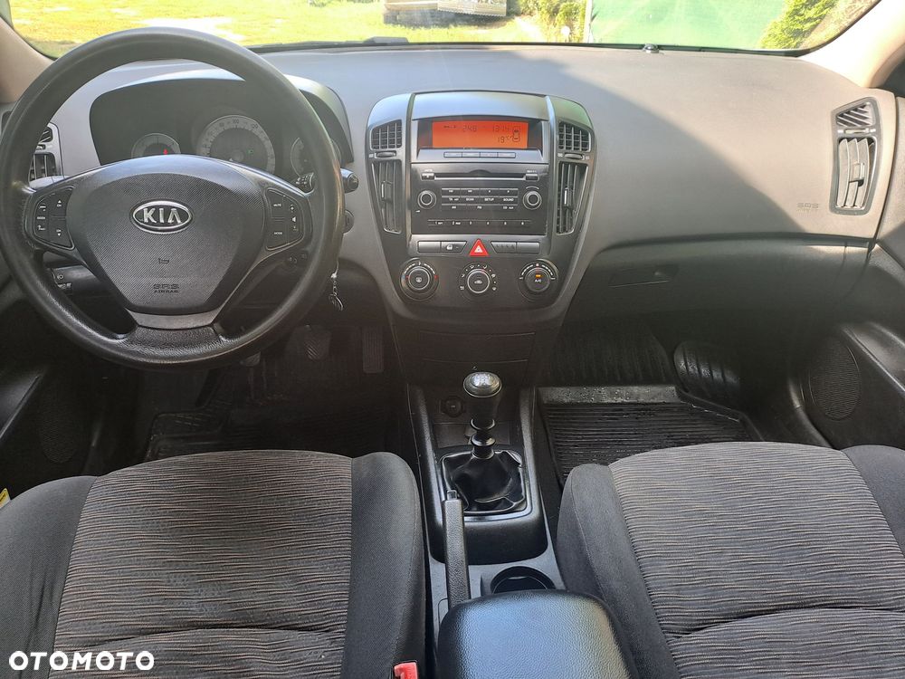 Kia Ceed - 7