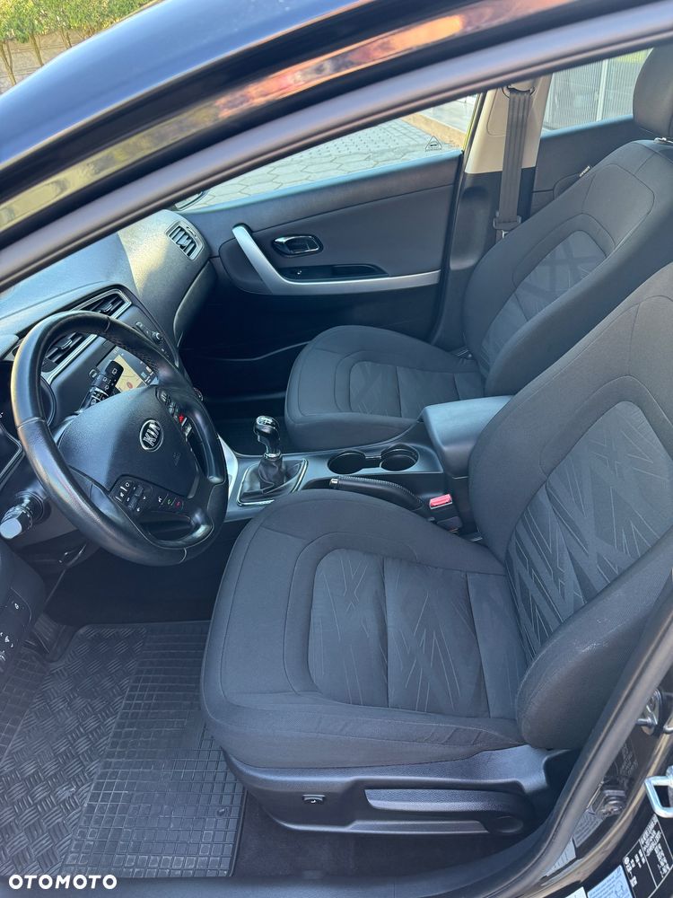 Kia Ceed - 9