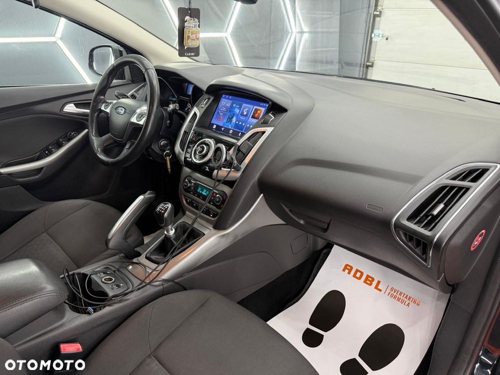 Ford Focus 1.6 TDCi DPF SYNC Edition - 28