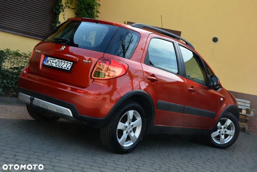 Suzuki SX4 1.6 Comfort Plus - 4
