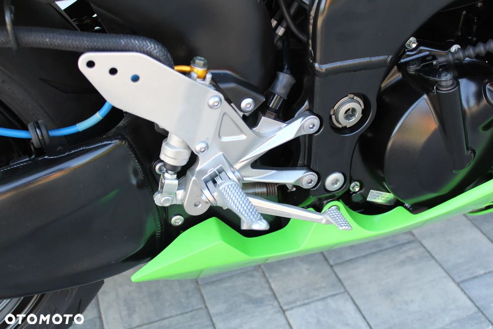 Kawasaki ZXR - 23