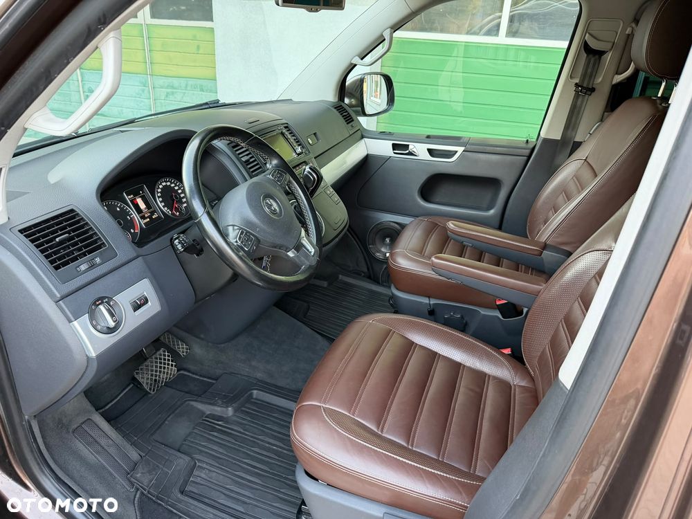 Volkswagen Multivan - 13
