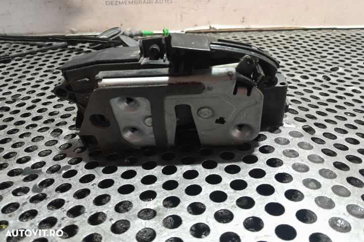 Broasca usa fata dreapta 8A6A-A21812-BE 8A6A-A21812-BE Ford Fiesta MK - 2