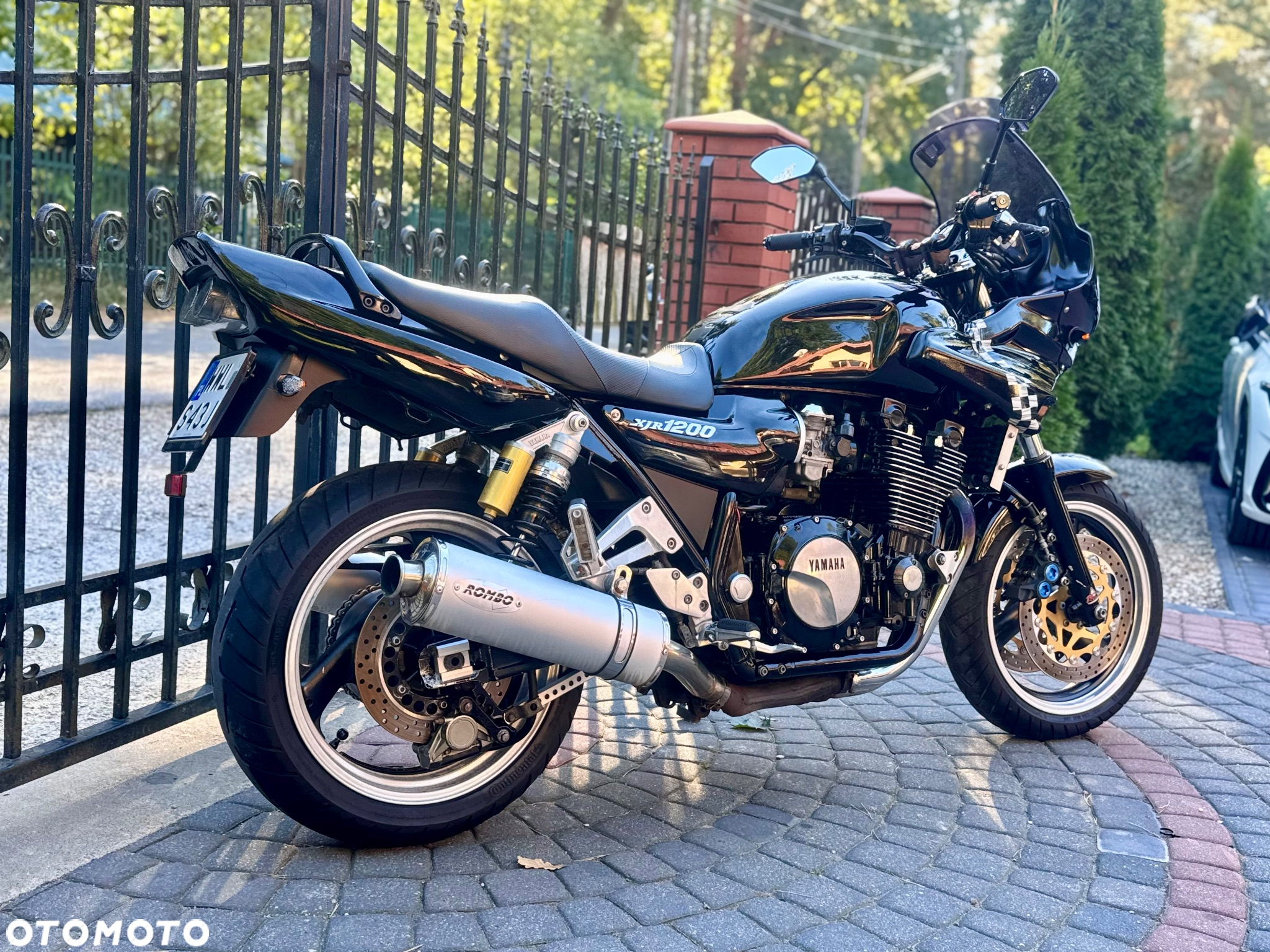 Yamaha XJR - 4