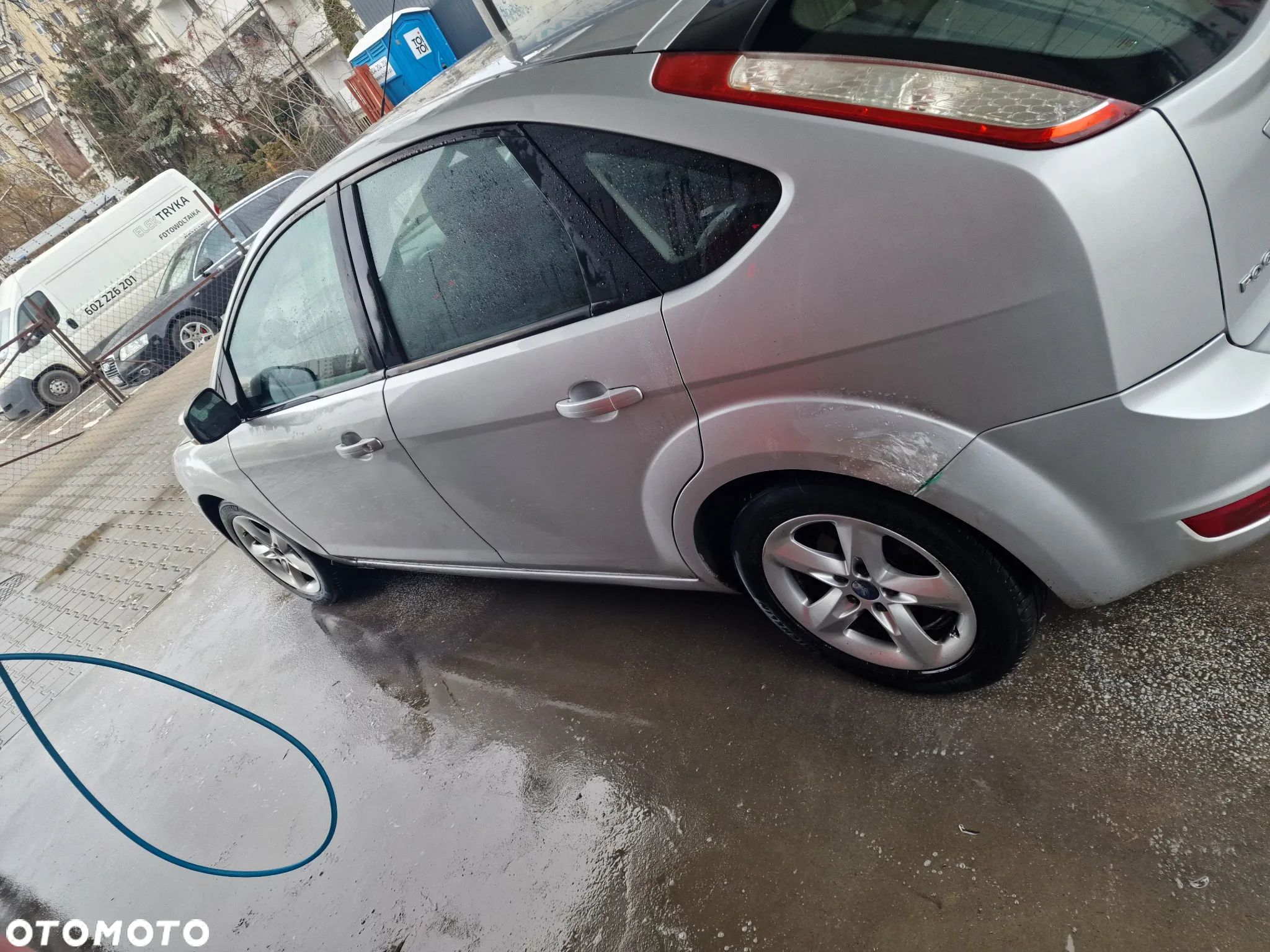 Ford Focus 1.6 Ambiente - 4