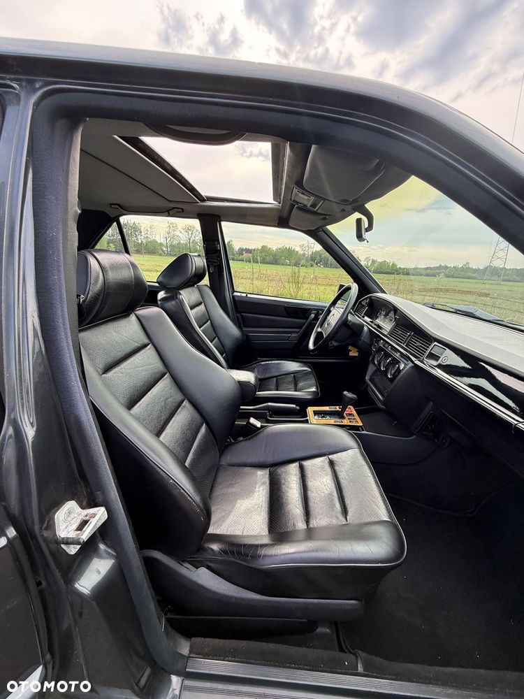 Mercedes-Benz W201 (190) - 22