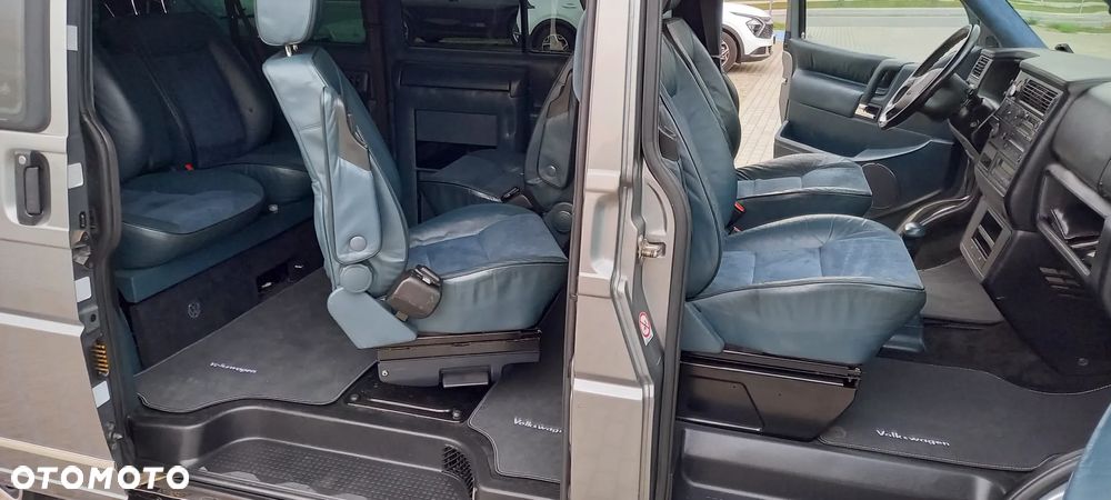 Volkswagen Caravelle - 31