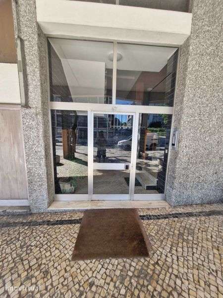 Espaço comercial - 182m2 - Com potencial para várias vertentes - Grande imagem: 2/11