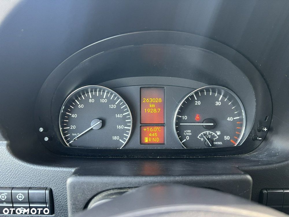 Mercedes-Benz Sprinter - 2