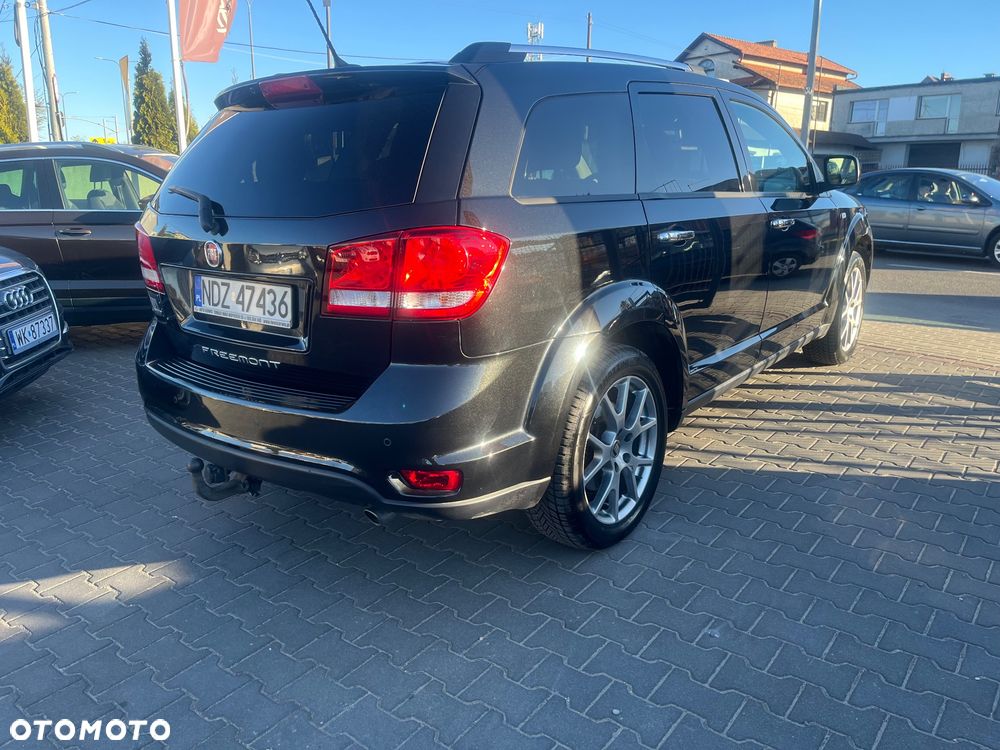 Fiat Freemont 2.0 Multijet 16V DPF Automatik Allrad Black Code - 4