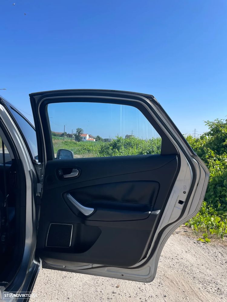 Ford Mondeo 1.8 TDCi Titanium - 12