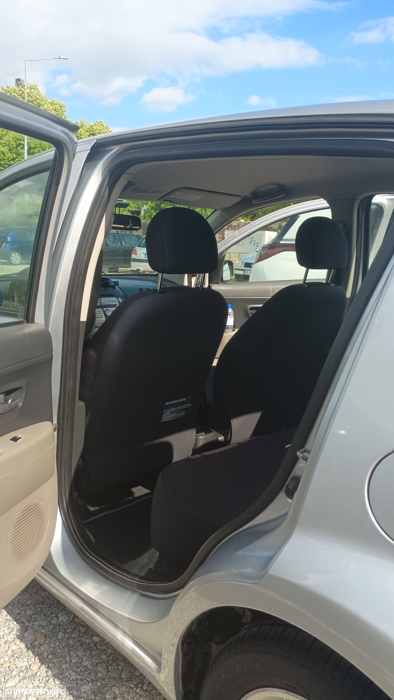 Daihatsu Sirion 1.0 - 5