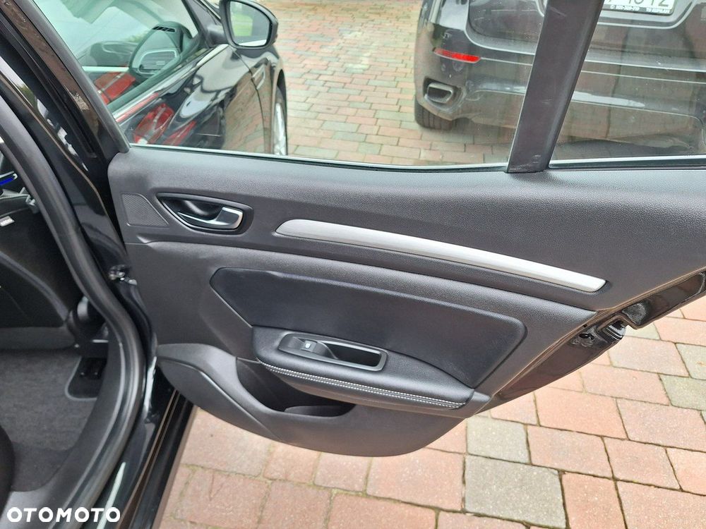 Renault Megane ENERGY TCe 100 PLAY - 16