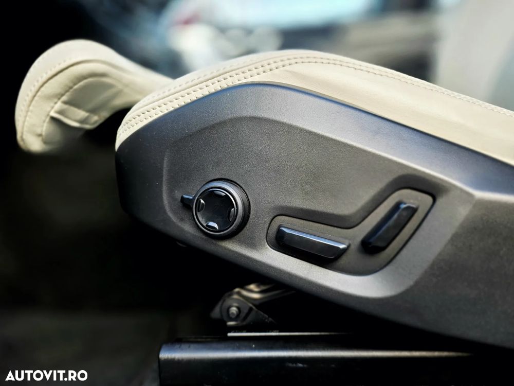 Volvo XC 60 T6 AWD Recharge Geartronic Inscription - 32