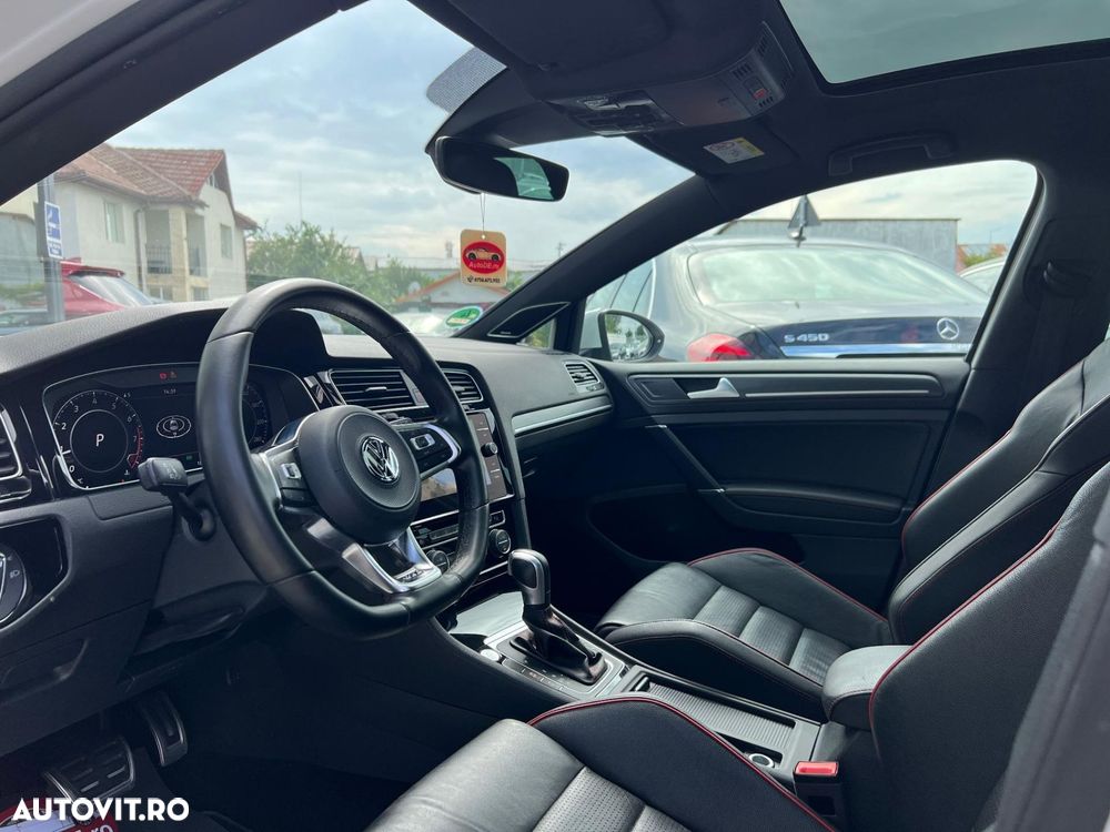 Volkswagen Golf - 6