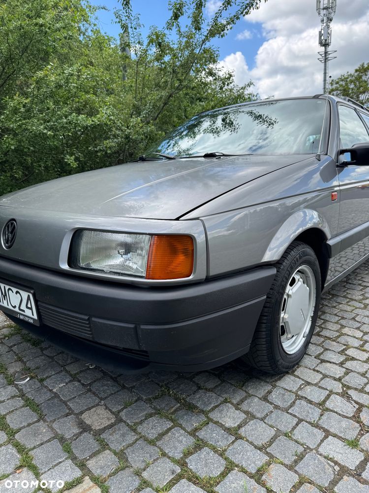 Volkswagen Passat 1.8 CL - 2