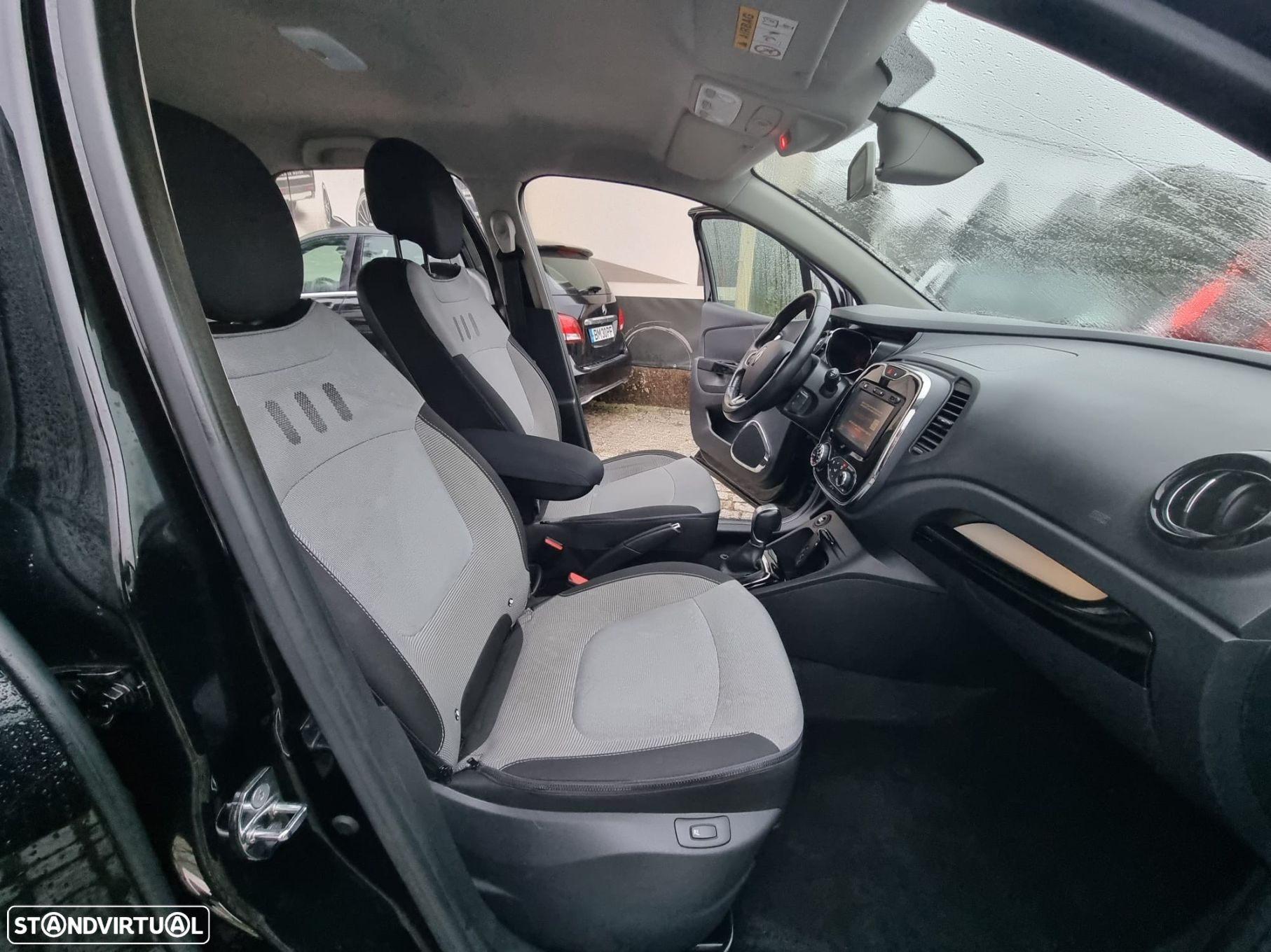 Renault Captur 1.5 dCi Exclusive EDC - 11