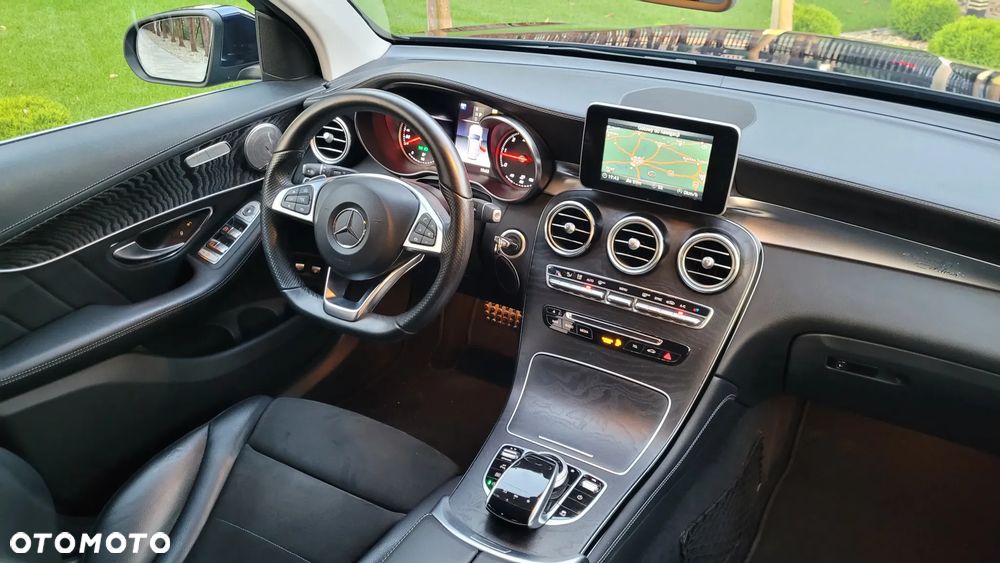 Mercedes-Benz GLC - 12