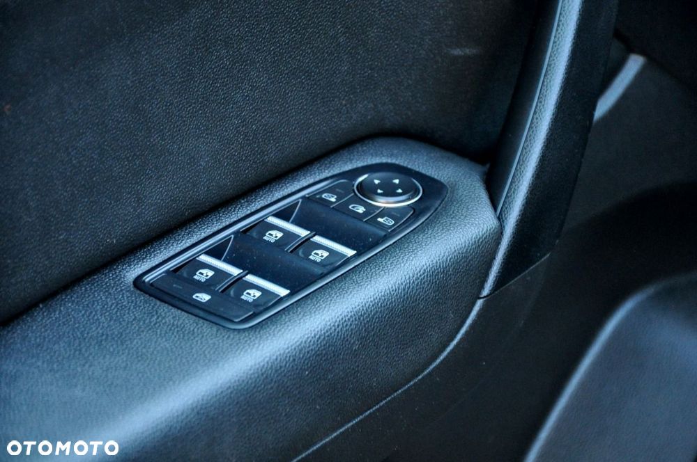 Renault Captur - 30