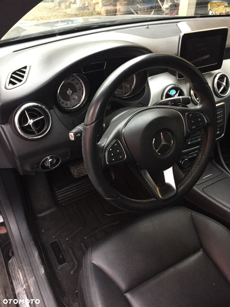 Mercedes-Benz CLA 250 4-Matic - 13