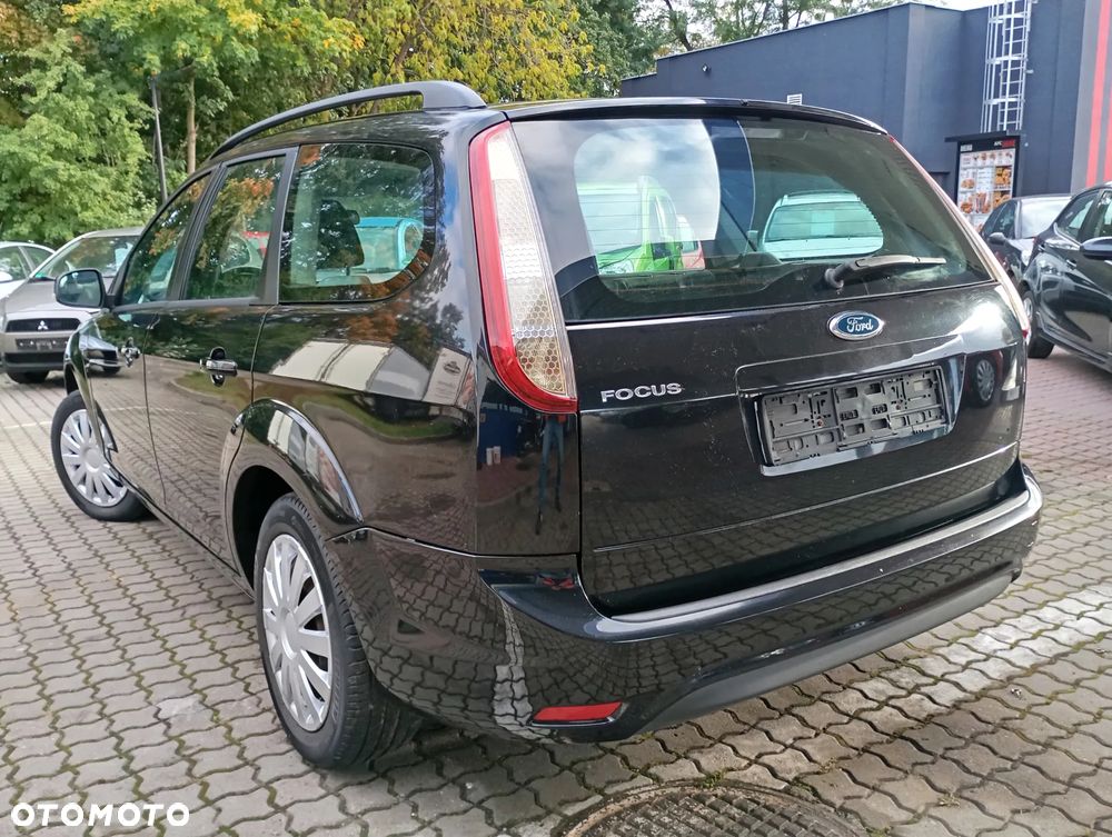 Ford Focus Turnier 1.6 16V Ambiente - 14