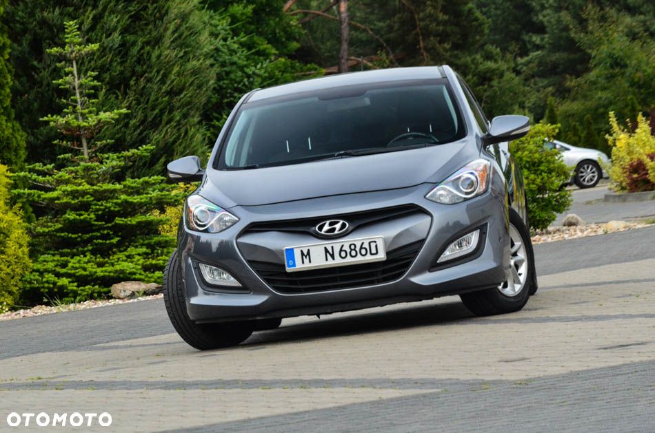 Hyundai i30 blue 1.6 CRDi Trend - 15