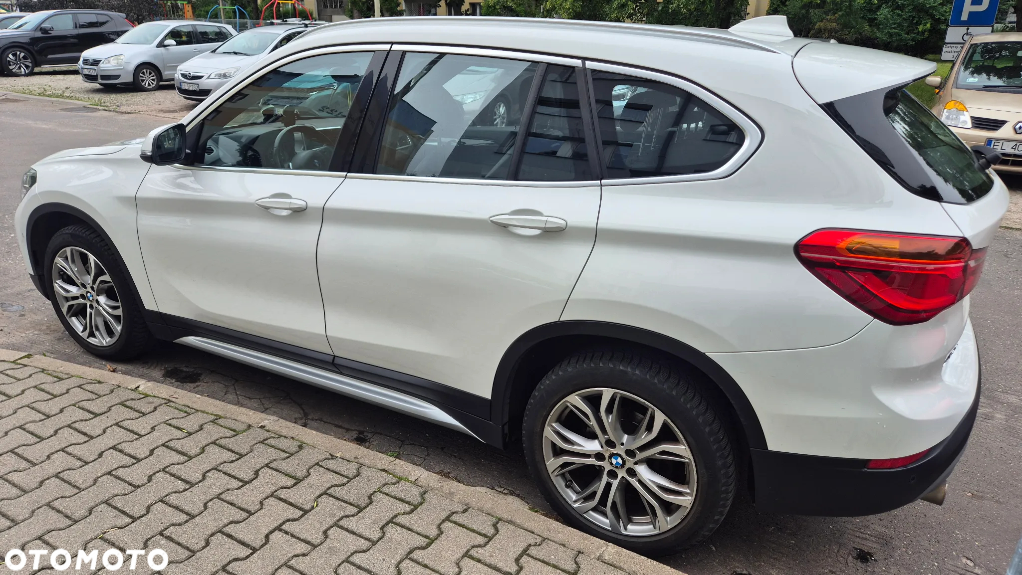 BMW X1 sDrive18i xLine - 8