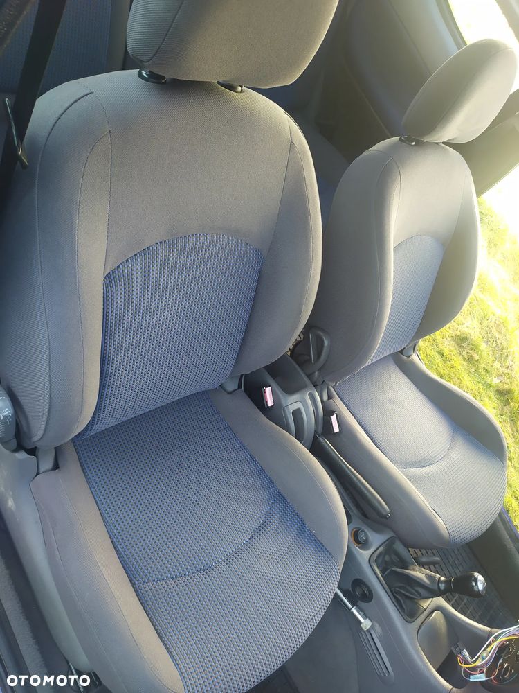 Peugeot 206 1.1 XR - 16