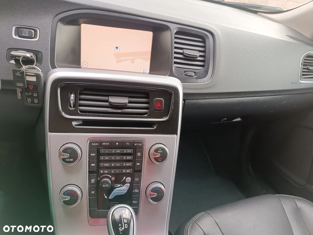 Volvo V60 D2 Drive-E Summum - 32